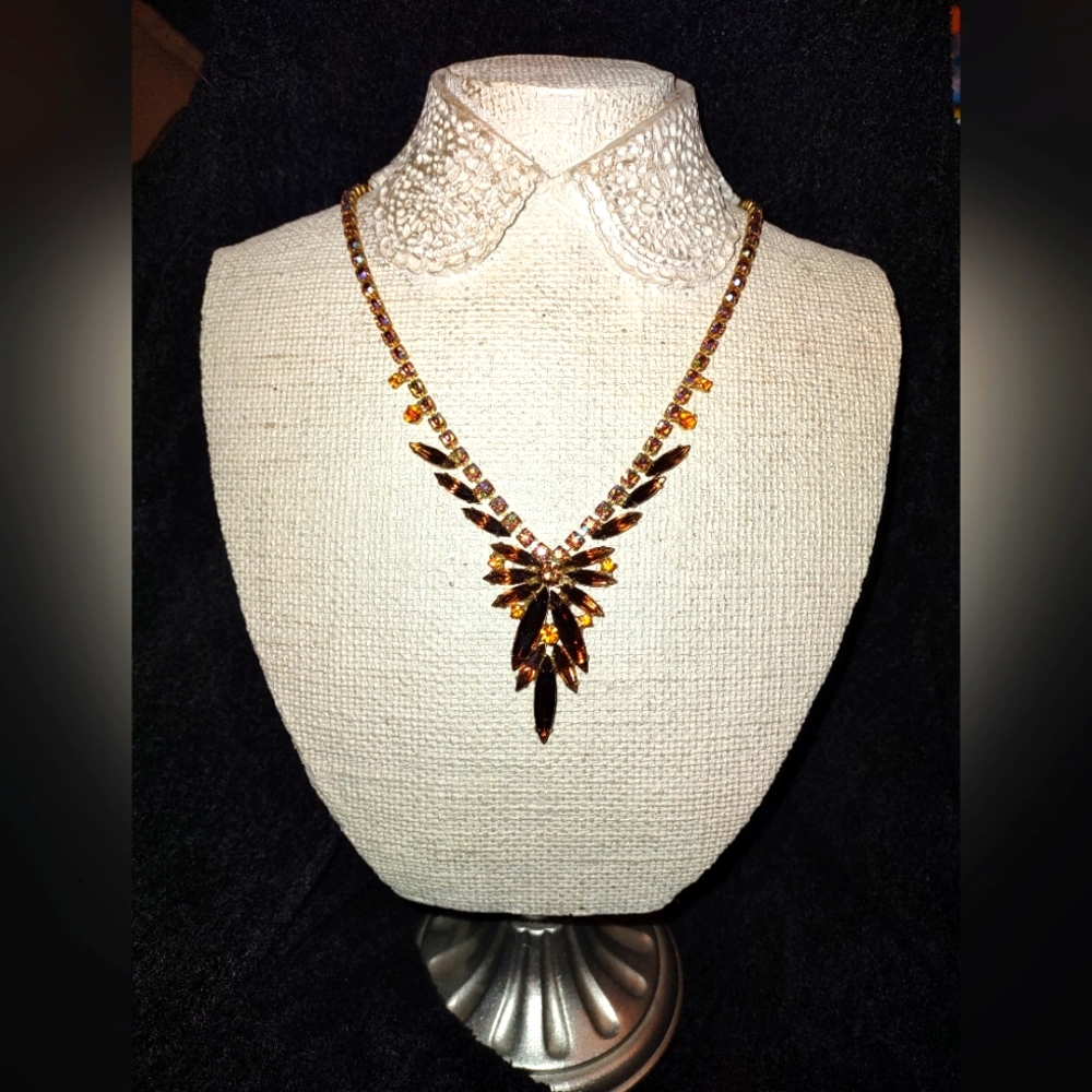VINTAGE AMBER CRYSTAL NECKLACE